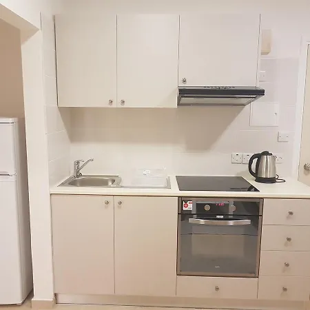 Marianna Annex Апарт-готель Лімасол